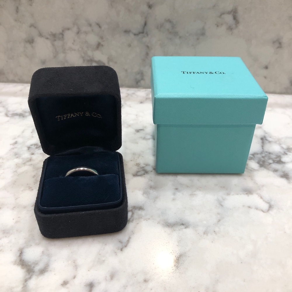 *SOLD* Tiffany Classic Platinum Wedding Band Ring